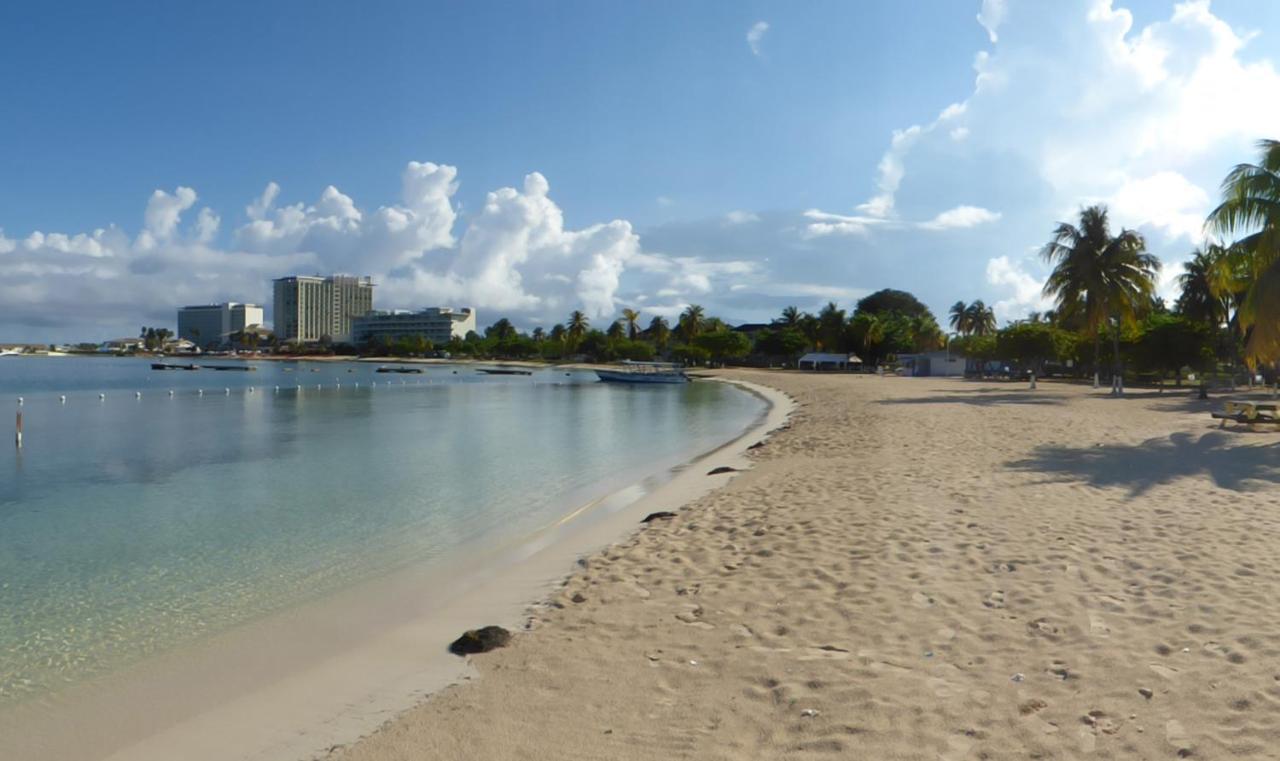 Beach One Bedroom Suite A17 Ocho Rios Buitenkant foto